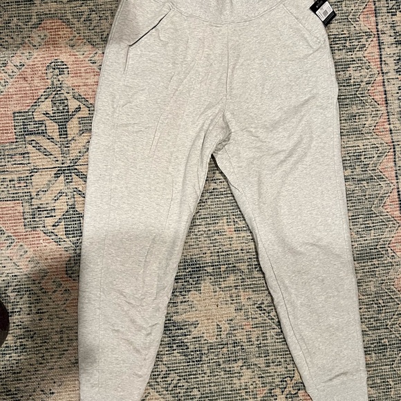 Eddie Bauer Snow Lodge Faux Shearling-Lined Jogger Pants - Picture 2 of 5